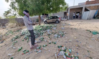 युवक चारपाई पर बैठा तो शराब की दुकान के सेल्समैन ने की युवक के साथ मारपीट