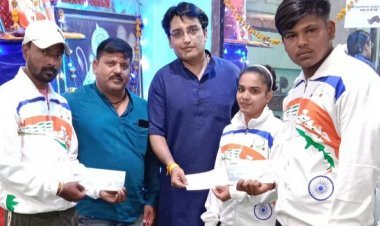 इंडियन पावर स्पोर्ट्स फेडरेशन के खिलाड़ियों को उपहार के रूप में 10,000 रुपये मिले