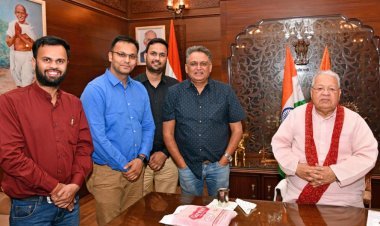 राज्यपाल कलराज मिश्र ने निर्देशक अभिषेक दुधैया का किया सम्मान