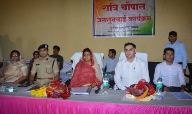 सीकर जिले की प्रभारी मंत्री रावत ने रेवासा की रात्रि चौपाल में ग्रामीणजनों के सुने अभाव अभियोग