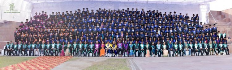 आईआईएम उदयपुर ने अपने 10वें वार्षिक दीक्षांत समारोह में 392 छात्रों को एमबीए की डिग्री प्रदान की