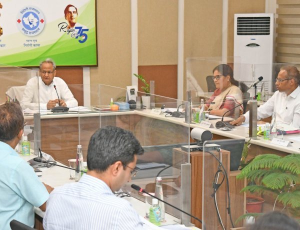 जिला कलक्टर्स को जिले के निवेशकों के साथ बैठक करने के दिए निर्देश