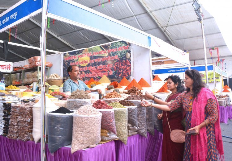 केरल, तमिलनाडु, पंजाब के मसाले बने आकर्षण के केन्द्र