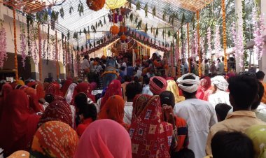 श्री खेतलाजी मंदिर पर चढ़ाई धर्म ध्वजा, जयकारों की गूंज से पूरा वातावरण हुआ भक्तिमय