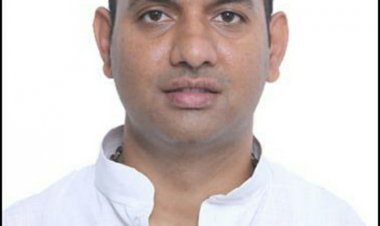 वास्तु की नजर से आपका ऑफिस     -  वास्तुविद् रविन्द्र दाधीच