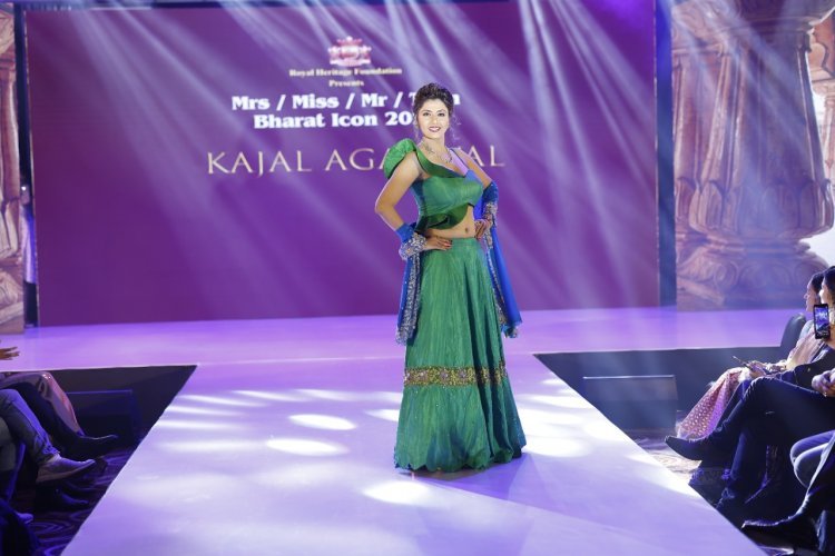 अभिनेत्री ज्योति सक्सेना ने ऐस डिजाइनर काजल अग्रवाल के लिए शो स्टॉपर के रूप में अपने शानदार वॉक के साथ पुरे शो मे लाई रौनक