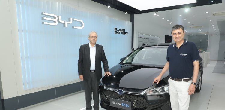 बीवाईडी ने मुंबई में अपने पहले यात्री वाहन शोरूम का उद्घाटन किया