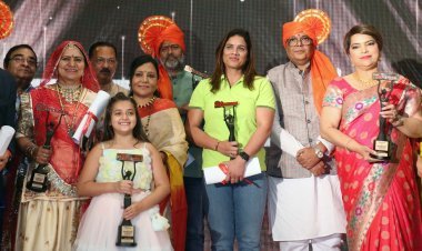 आशा पारेख, अंजन श्रीवास्तव, पद्मश्री गुलाबो सपेरा सहित कई हस्तियां 15वें न्यूज़मेकर्स अचीवर्स अवार्ड से सम्मानित