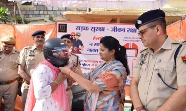 जयपुर ट्रैफिक पुलिस और हॉकी वाली सरपंच नीरू यादव द्वारा जयपुर में सड़क सुरक्षा अभियान