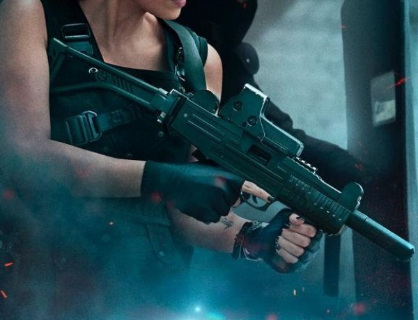 जवान के नए पोस्टर पर नयनतारा का एक्शन पैक्ड अवतार