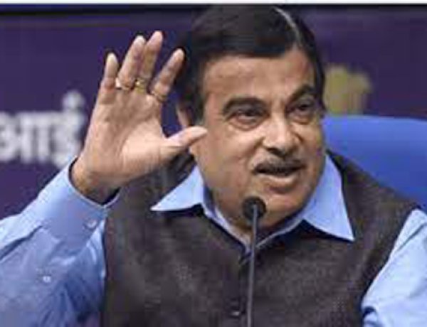 डीलर भी वाहन सैपिंग सुविधाएं खोलें : गडकरी