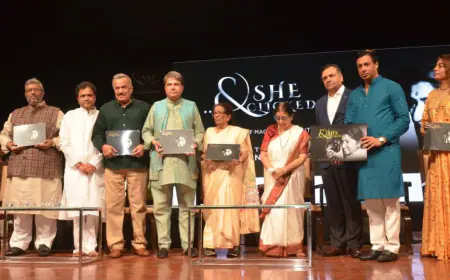 लता मंगेशकर की अद्वितीय विरासत का अन्वेषण 'एंड शी क्लिक्ड' बुक लॉन्च स्पर्धा हुआ