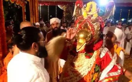 'कांतारा चैप्टर 1' के मुहूर्त शॉट के बीच ऋषभ शेट्टी ने लिया मैंगलोर में देव कोला के दिव्य महात्सव में हिस्सा