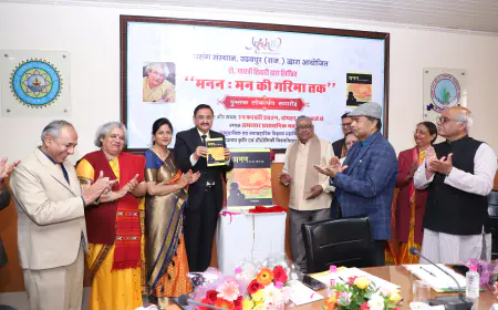 पारिवारिक  ग्रन्थ है पुस्तक मनन  : मन की गरिमा तक -डॉ. कर्नाटक