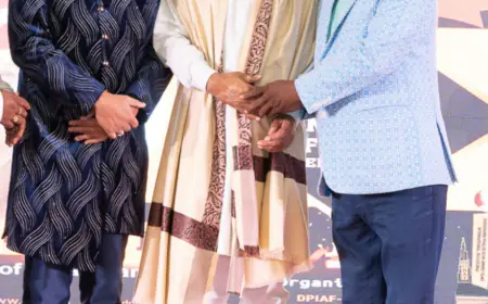 बॉलीवुड सिंगर मंगेश सी. वडागले दुबई में 'दादा साहेब फाल्के आइकॉन अवार्ड फिल्म्स इंटरनेशनल 2024' से सम्मानित