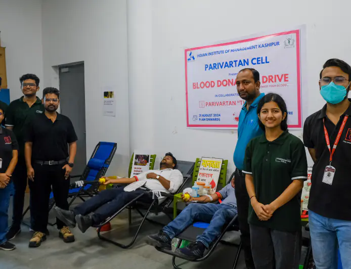 भारतीय प्रबंधन संस्थान काशीपुर ने सफल रक्तदान शिविर का आयोजन किया