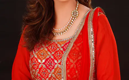 पारंपरिक और पश्चिमी अवतारों में झलकता है ज्योति सक्सेना का आकर्षण 