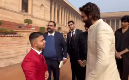 कार्तिक आर्यन और कबीर खान ने मुर्लिकांत पेटकर के लिए अर्जुन अवॉर्ड समारोह में की शिरकत, नवदीप सिंह संग दिखे खुशी भरे पल