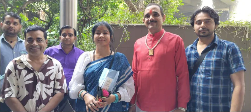 100 से अधिक बच्चों की मां और 73 घंटे पेंटिंग कर वर्ल्ड रिकॉर्ड बनाने वाली मनन चतुर्वेदी का मुंबई एयरपोर्ट पर हुआ भव्य स्वागत