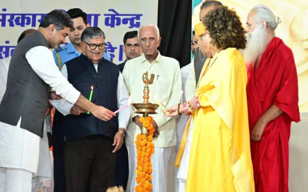 सनातन के सशक्त संदेश बने डॉ अभिषेक वर्मा, सद्गुरू सुधांशु महाराज ने की सराहना