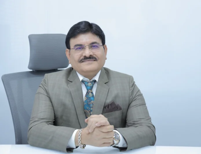 TEDx में डॉ. सखिया का विज़न: 20,000 AI-सक्षम क्लीनिक और 200 भाषाओं वाला डर्मेटो अवतार पेश