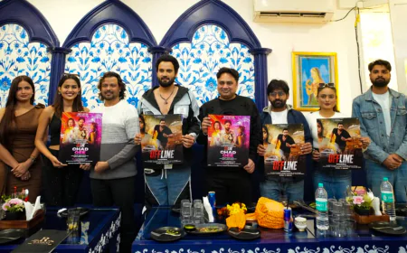 ऑफलाइन फिल्म का पहला गाना 'चढ़ गई' रिलीज, जावेद खान ने दिया स्पेशल गिफ्ट