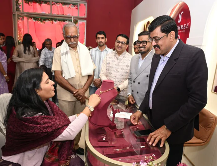 जयश्री ज्वेलर्स का मानसरोवर में दूसरा शोरूम हुआ लॉन्च, सेलिब्रिटीज ने बढ़ाई रौनक