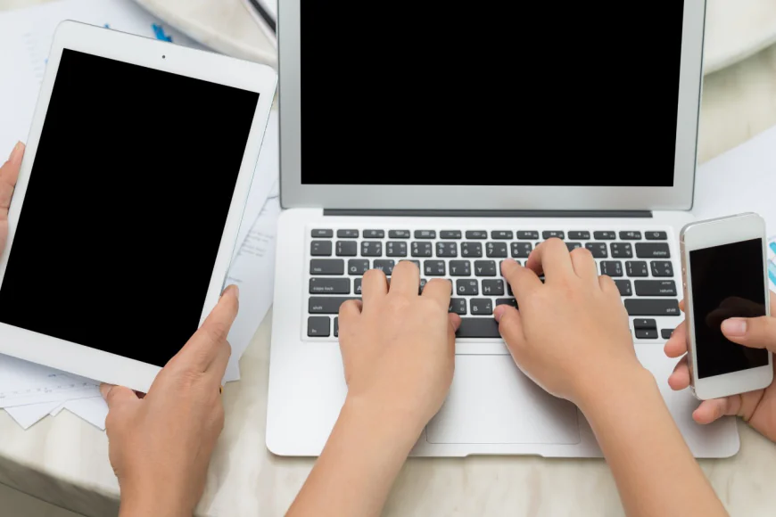 iPhone 17e से सस्ते MacBook तक बड़ी लॉन्च लिस्ट