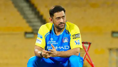 धोनी IPL से 2 हफ्ते के लिए बाहर: चेन्नई सुपर किंग्स ने की पिंडली में खिंचाव की पुष्टि, जानें पूरा मामला