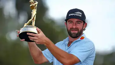 मानसिक मजबूती से प्लेयर्स चैम्पियनशिप पर कब्जा: अमेरिकी गोल्फर ने 'वर्तमान में जियो' के मंत्र से बदला माइंडसेट