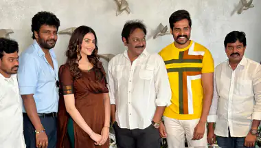 वी.वी. विनायक ने काशिका कपूर की फिल्म 'स्पिरिट' का पोस्टर किया लॉन्च, नई साझेदारी की अटकलें तेज